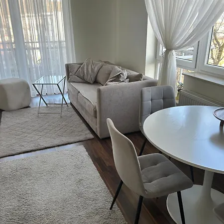 Ann's Marco Polo Apartment